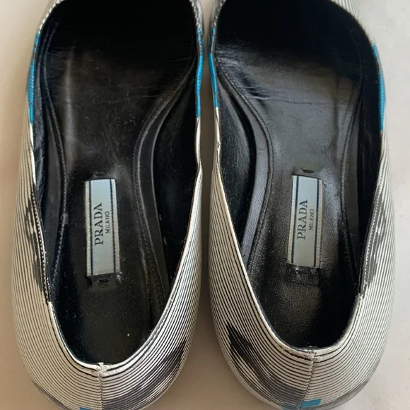 PRADA Graphic-Lips Printed Pointed Toe Ballet Flat White Blue Women’s Size 37.5 - Picture 4 of 13